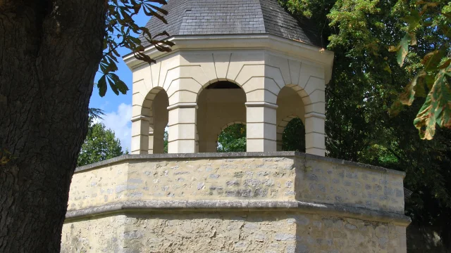 Louveciennes, place Dreux